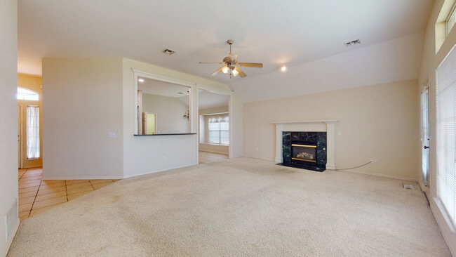Building Photo - 7604 Sandlewood Dr
