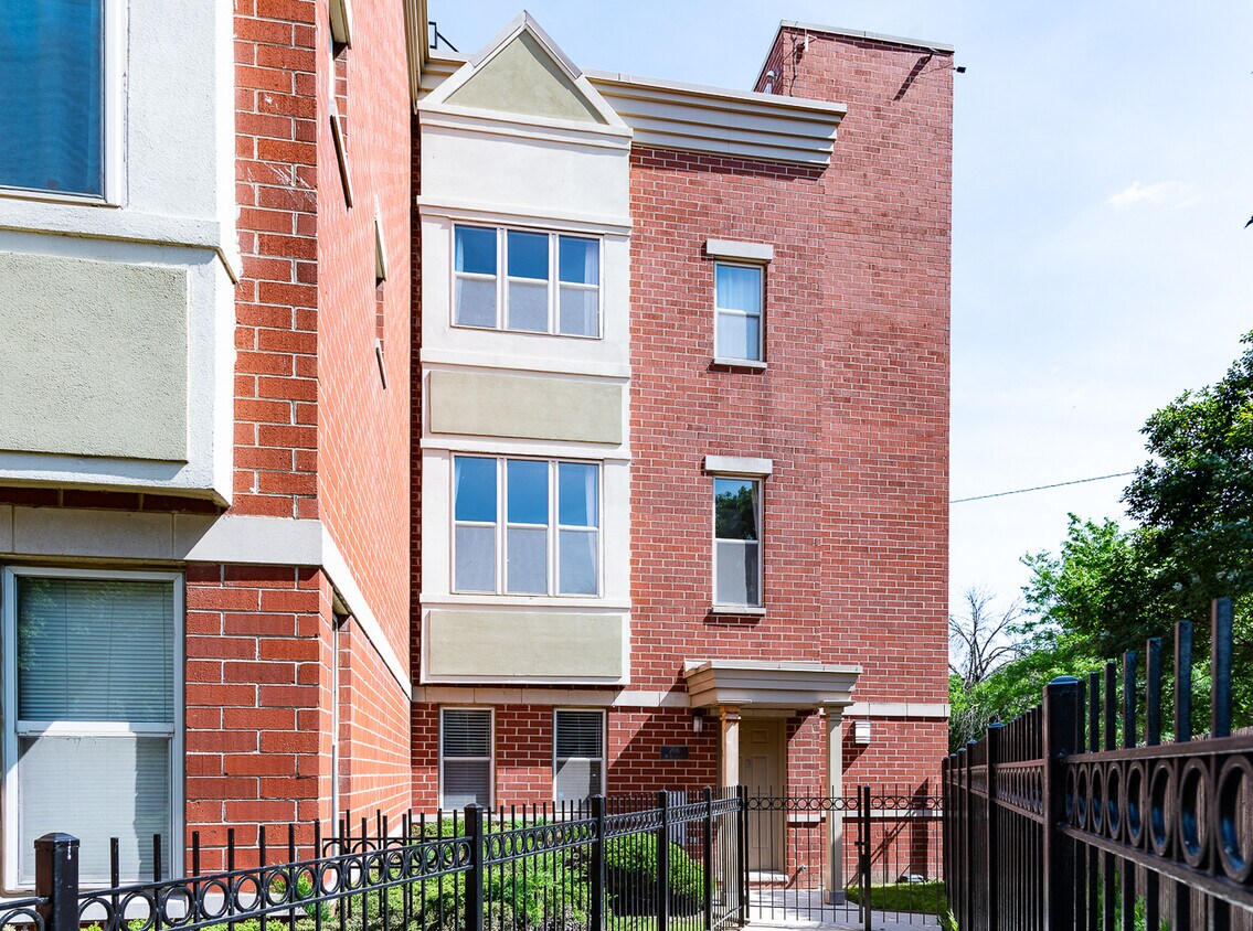Foto principal - 706 W Evergreen Ave