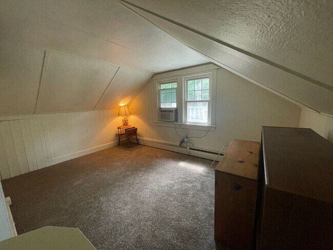 Building Photo - 871-873 Lower Swiftwater Rd