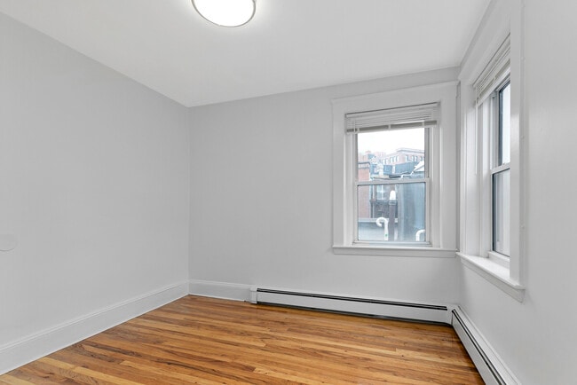 Building Photo - 122 Prince St