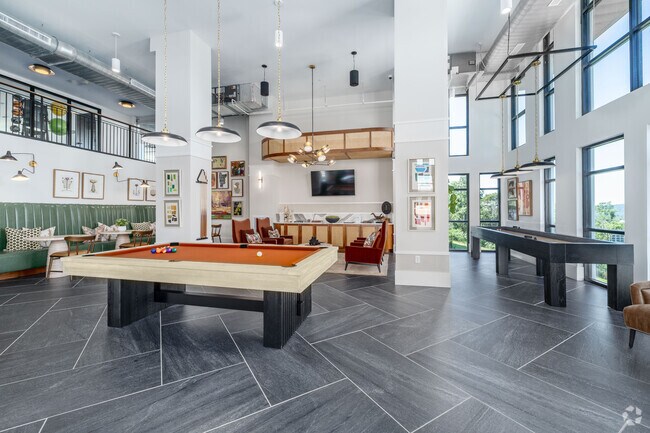 Interior Photo - Encore at Brentwood