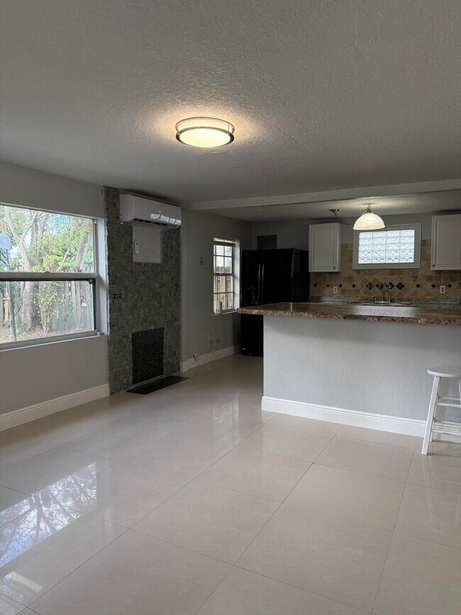 Foto del edificio - 192 Caroline Dr