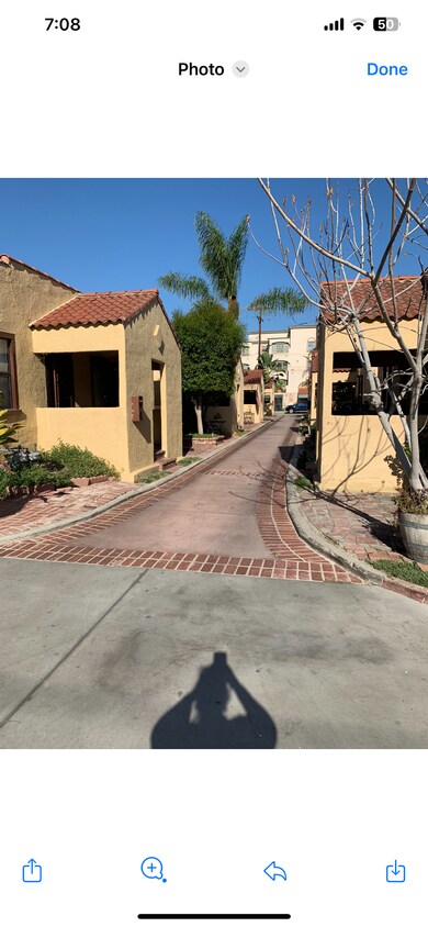 Foto principal - 5031 Bakman Ave