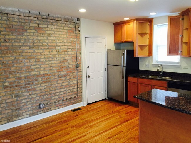 Building Photo - 2 br, 2 bath  - 2704 W Arthur Ave Apt 3S