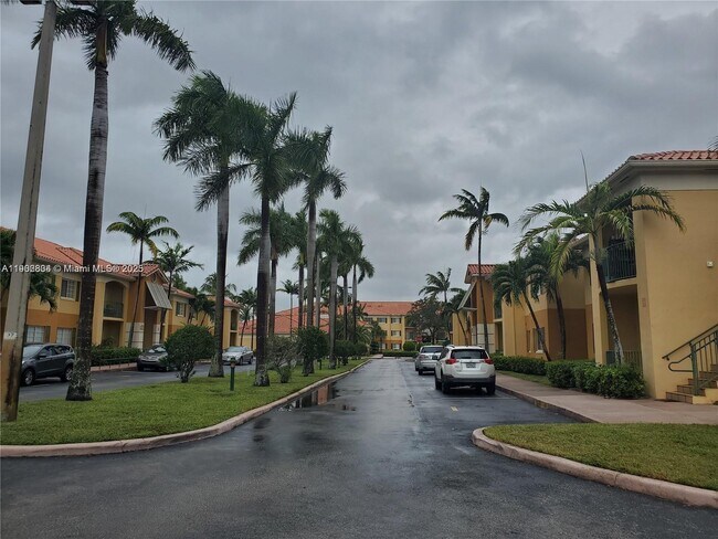 Building Photo - 7260 NW 114th Ave