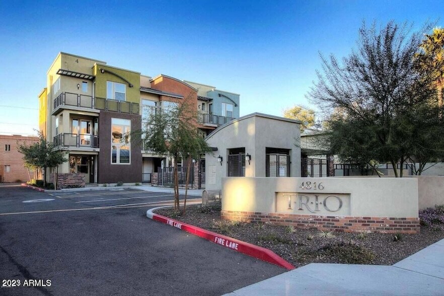 Foto principal - 4816 N Woodmere Fairway Unit 1010