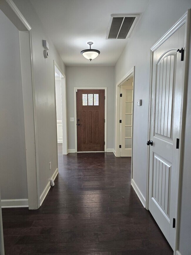 Foto del edificio - Spacious Home in Carolina Lakes Near the Pool, Clubhouse & Fitness Trail!