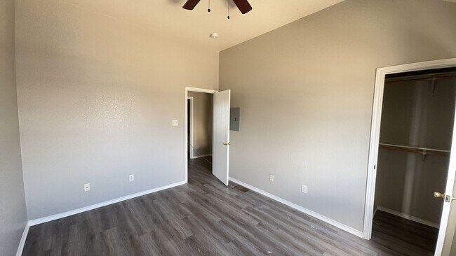 Building Photo - 4203 Deek Dr