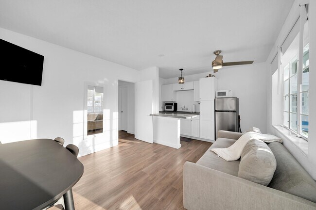 Foto del edificio - 2307 N Ocean Blvd
