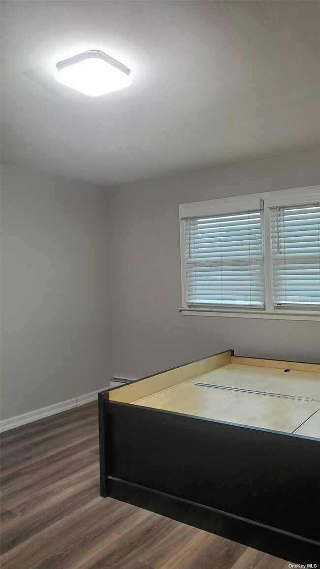 127 Motor Ave Unit 1, Farmingdale, NY 11735 Room for Rent in