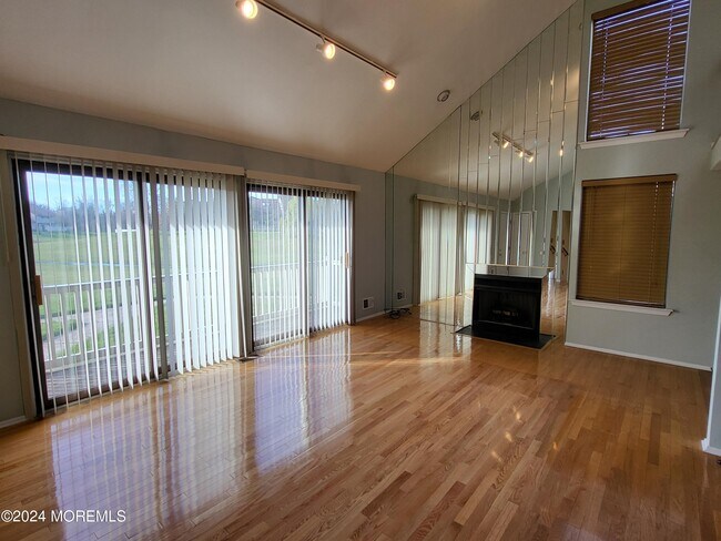 Building Photo - 99 Cotswold Cir