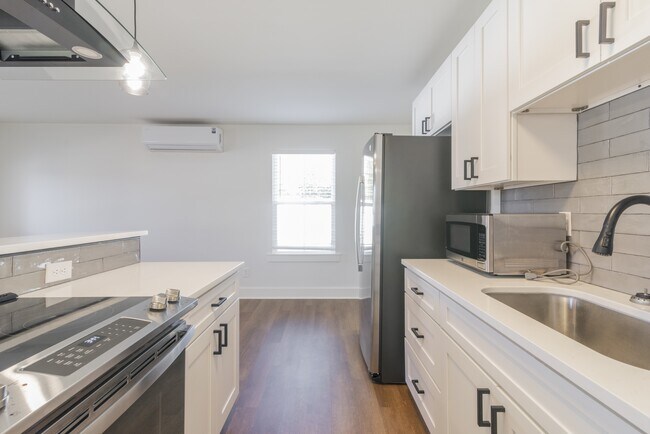 Foto del edificio - 404 Kirby Dr