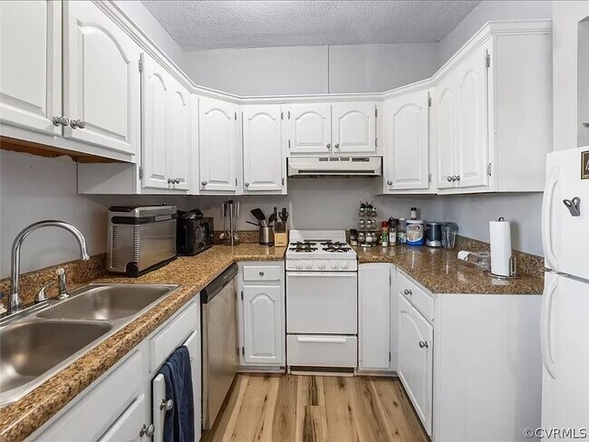 Foto del edificio - 16 S Stafford Ave