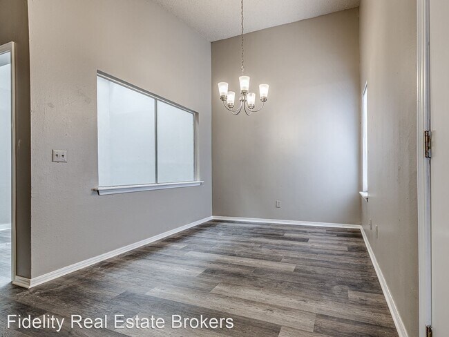 Building Photo - 3 br, 2 bath House - 7811 S Douglas Ave
