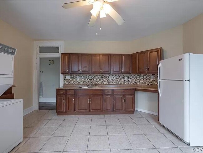 Upper unit kitchen - 316 E Fillmore St