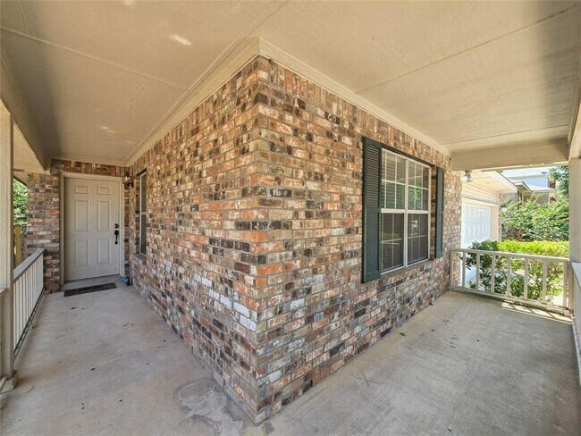 Foto del edificio - 9511 Woodvale Dr
