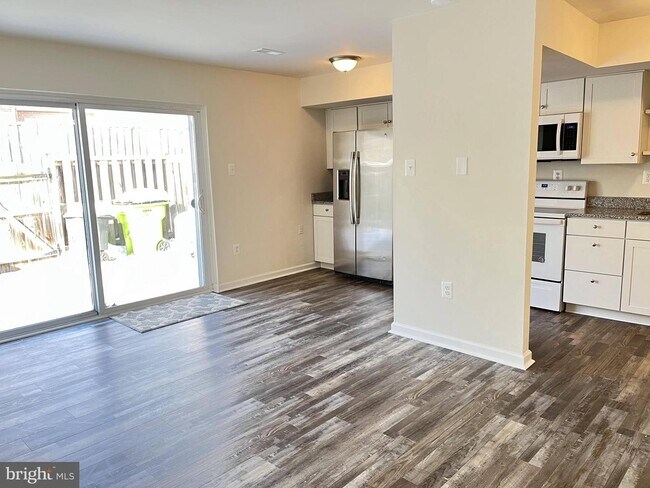 Building Photo - 3803 Port Hope Point