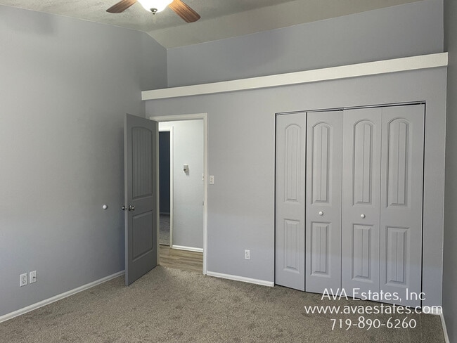 Building Photo - 731 E Laporte Dr