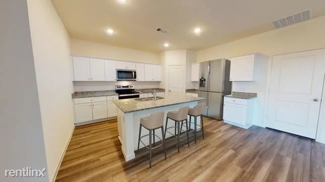 Foto del edificio - 5 br, 3 bath House - 109 Harry Callahan Drive