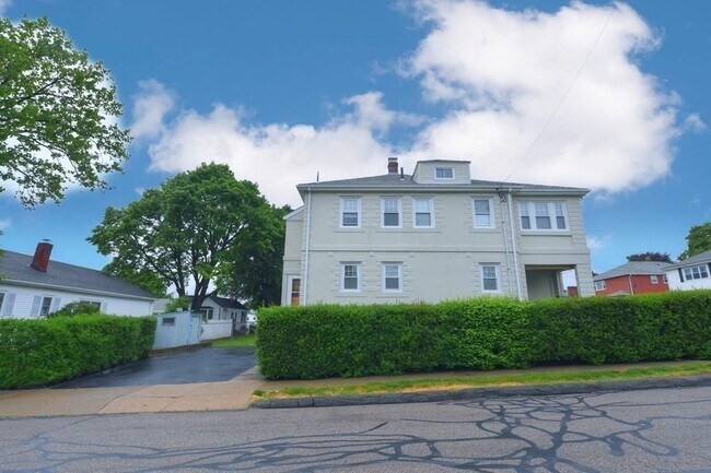 Building Photo - 87 Sparkill St