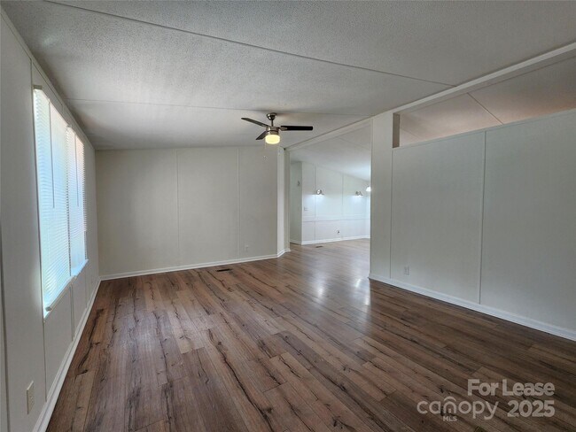 Building Photo - 1225 Bostwood Ln