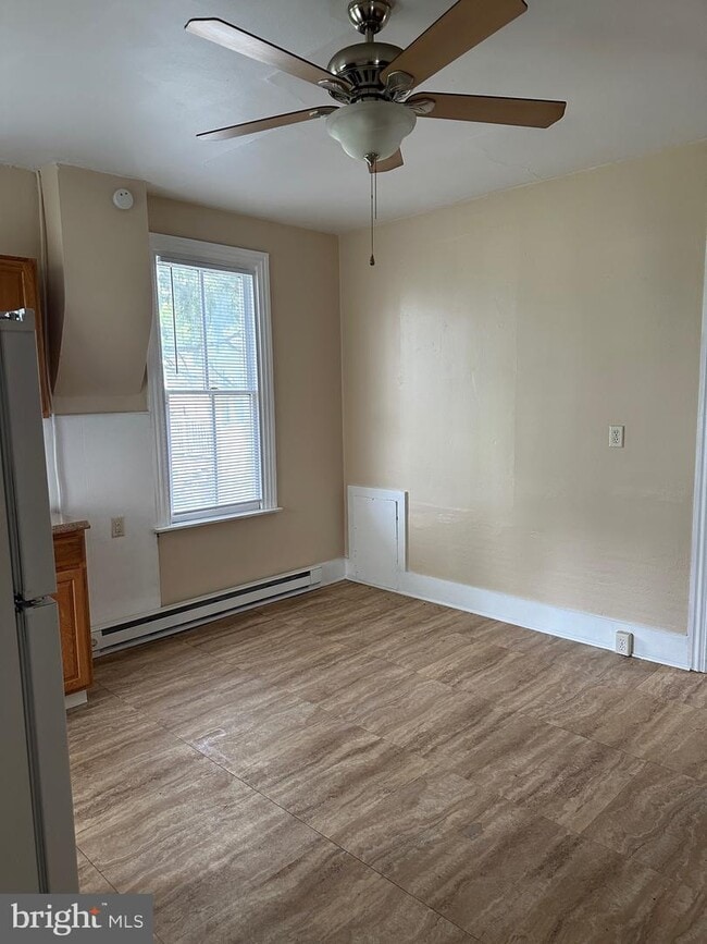 20 E Portland St Unit 1ST FLOOR, Mechanicsburg, PA 17055 Room for