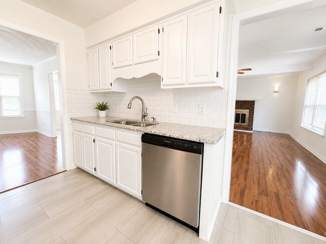 Foto del edificio - 5125 Middlebrook Ct