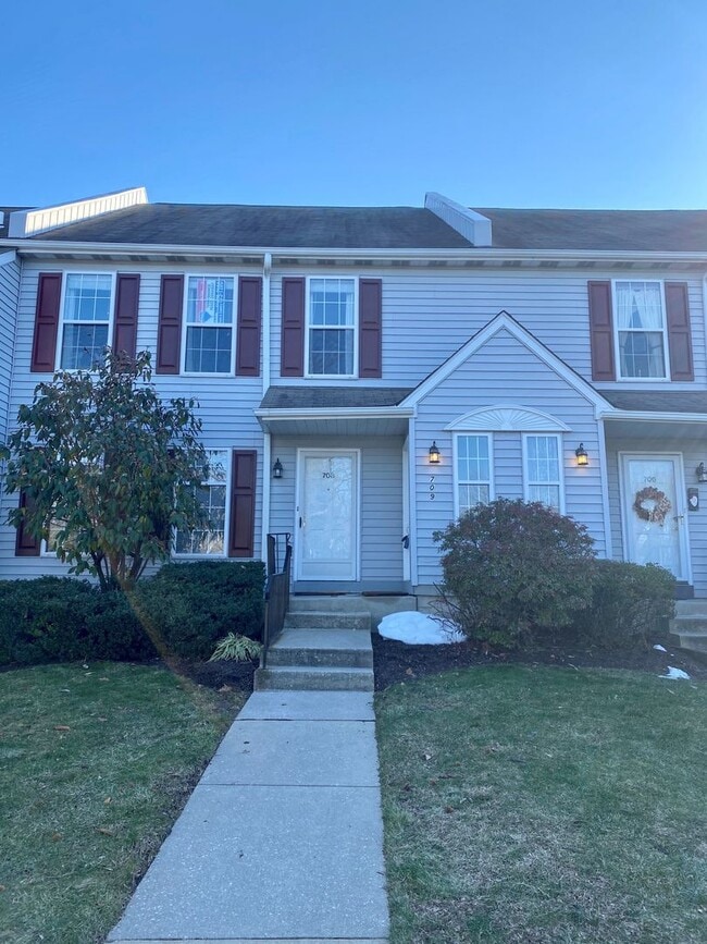 Building Photo - Amazing 2-Bedroom/2-Bathroom Condo with Parking Space in West Chester! Available mid-February!