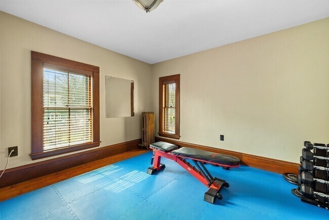 Building Photo - 76 Alban St