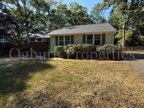 Building Photo - 2843 Hermitage Dr