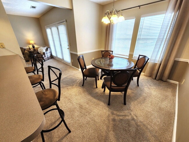 Building Photo - FULLY FURNISHED 2BR CONDO WITH MONTHLY LEA...