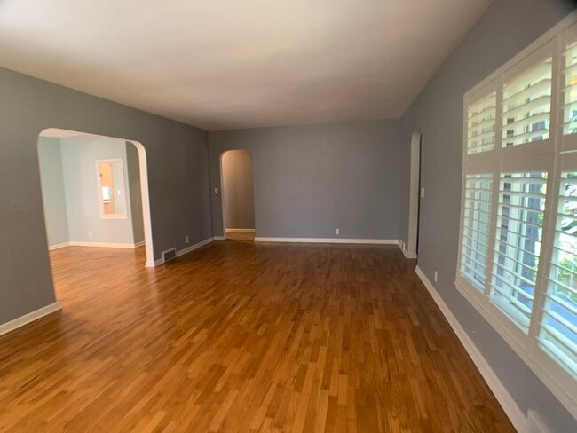 Building Photo - 3829 NE 95th St