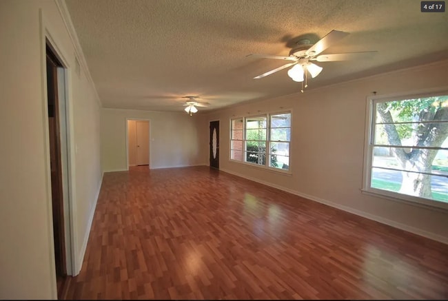Foto del edificio - 2120 Belmont Dr