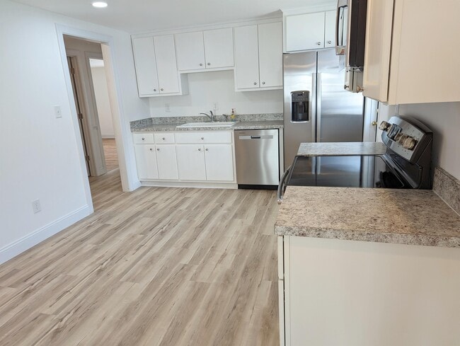 Building Photo - 4206 Holder Rd