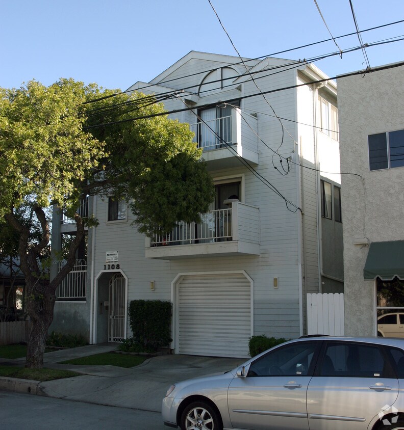 Building Photo - 1108 Termino Ave
