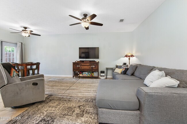 Foto del edificio - 2428 Causeway Manor Ct