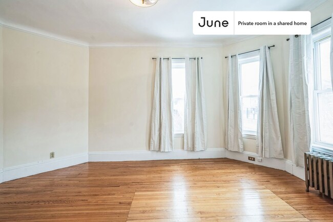 Building Photo - Room in Shared 4 bed/1.5 bath home