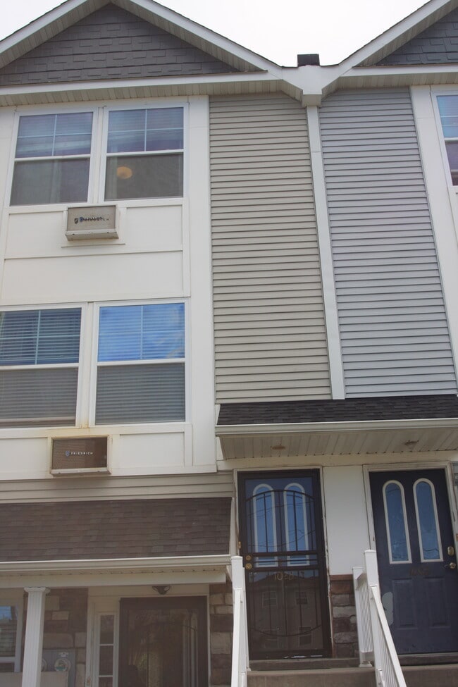 Building Photo - 102 Horizon Ln