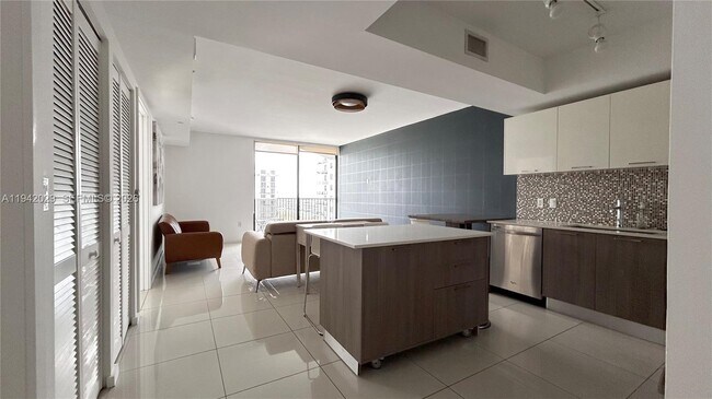 Foto del edificio - 5252 NW 85th Ave