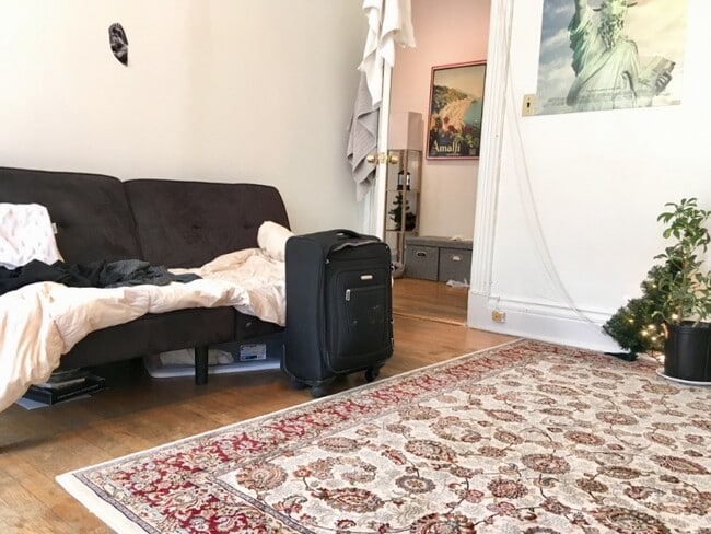 Building Photo - 18 Saint Lukes Rd