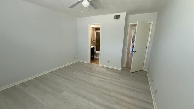 Building Photo - 4737 Sable Pine Cir