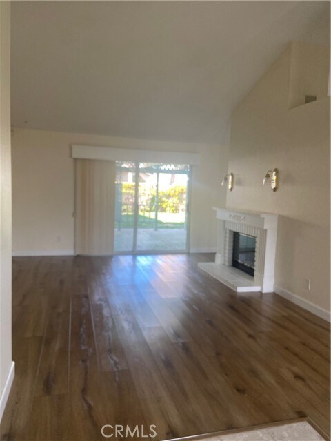 Building Photo - 3021 Mariposa Ave