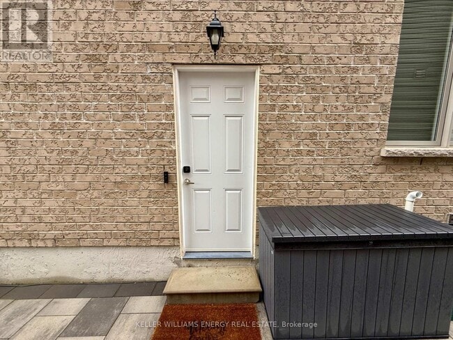 Building Photo - 2412 Secreto Dr