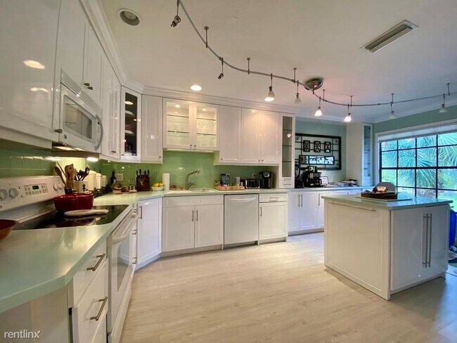 Foto del edificio - 6752 Montego Bay Blvd