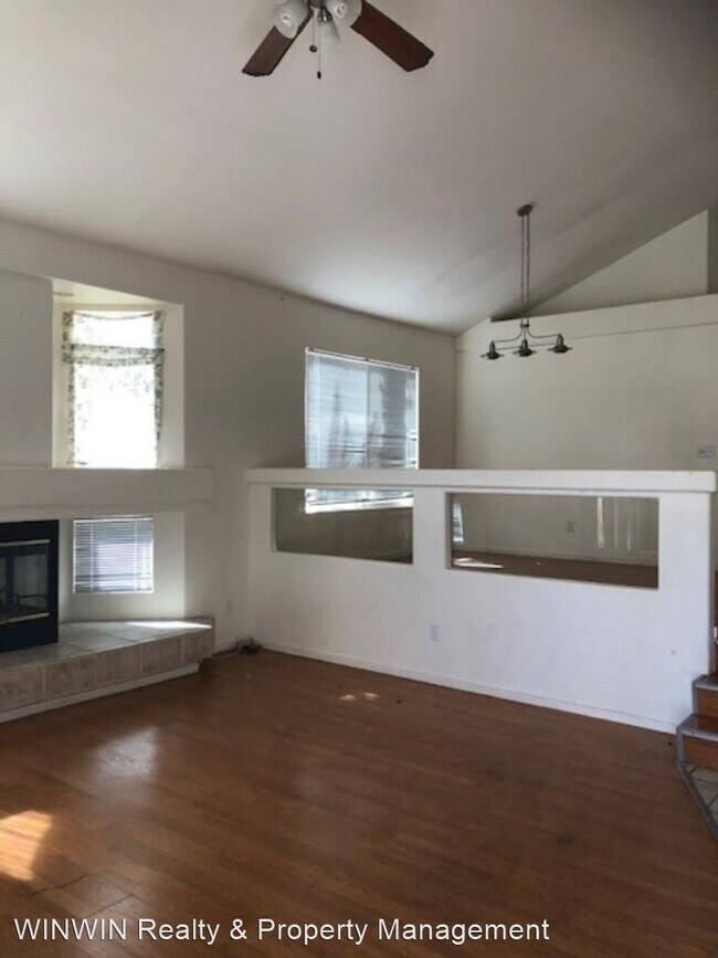 Foto del edificio - 5 br, 3 bath House - 9885 Silver Chaps Ct