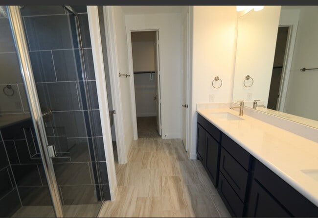 Building Photo - 701 Harmony Trl
