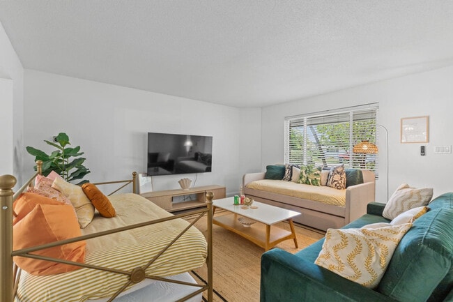 Building Photo - 460 Magellan Dr