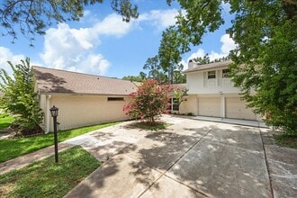 Building Photo - 10607 Longmont Dr