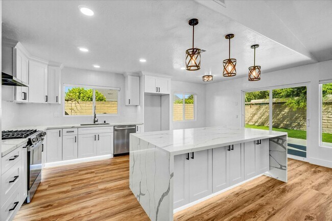 Foto del edificio - 17472 Bellport Cir