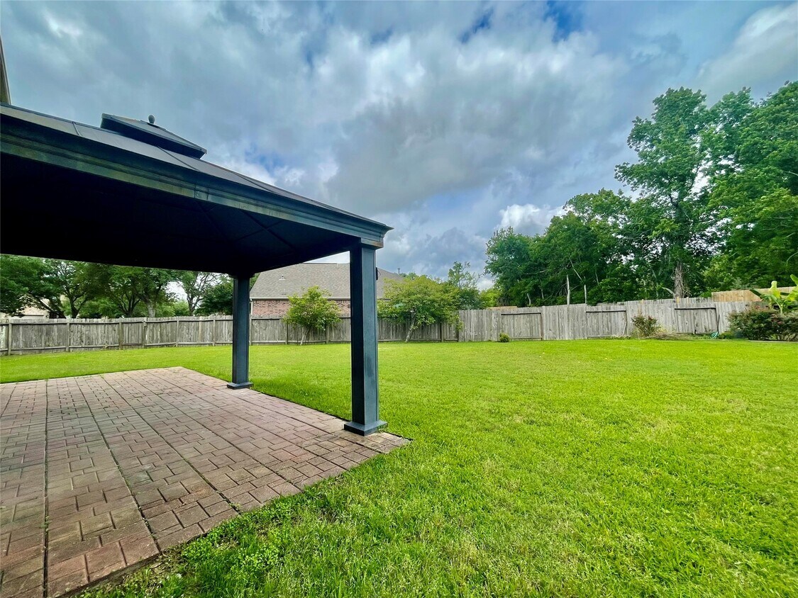 Primary Photo - 20801 Sheridan Heights Ln